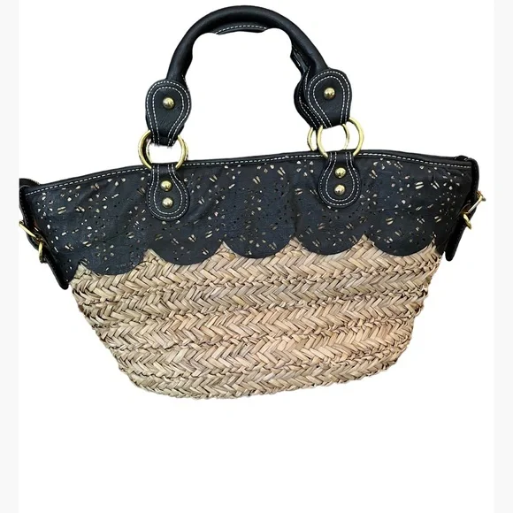 Iman Global Chic Resort Straw & Black Faux Leather Handbag Tote Bag with Charms! - Picture 2 of 13